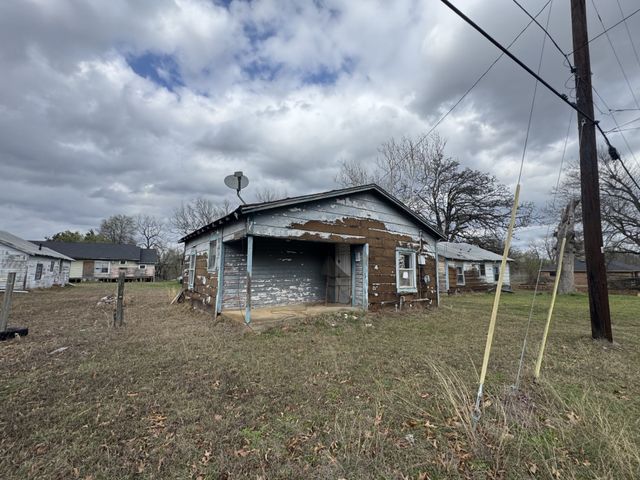 1138 Fitzhugh, Paris, TX 75460