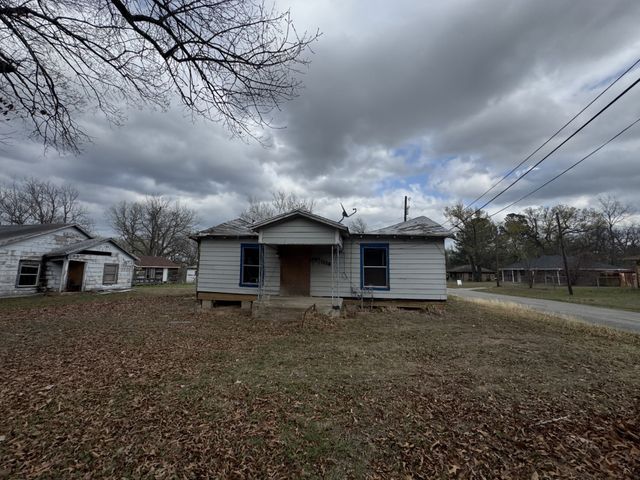 1138 Fitzhugh, Paris, TX 75460