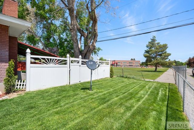 2085 Sequoia Drive, Idaho Falls, ID 83401