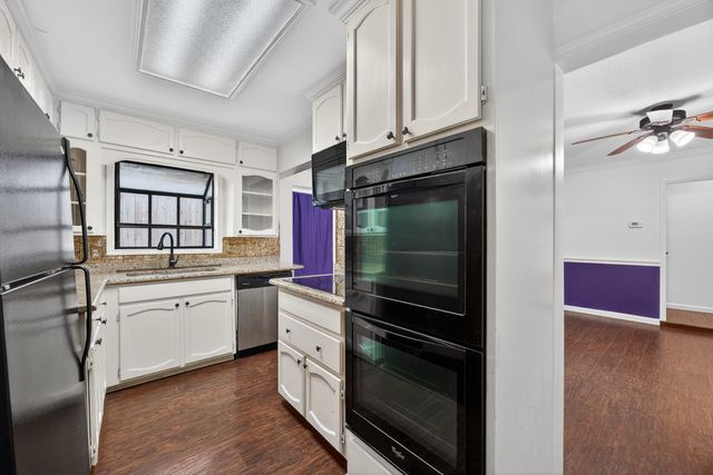 3226 Merida Avenue, Fort Worth, TX 76109