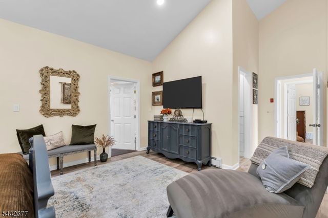 58 Mason St, Jefferson Twp., NJ 07849