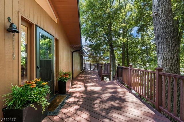 58 Mason St, Jefferson Twp., NJ 07849