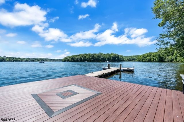 58 Mason St, Jefferson Twp., NJ 07849