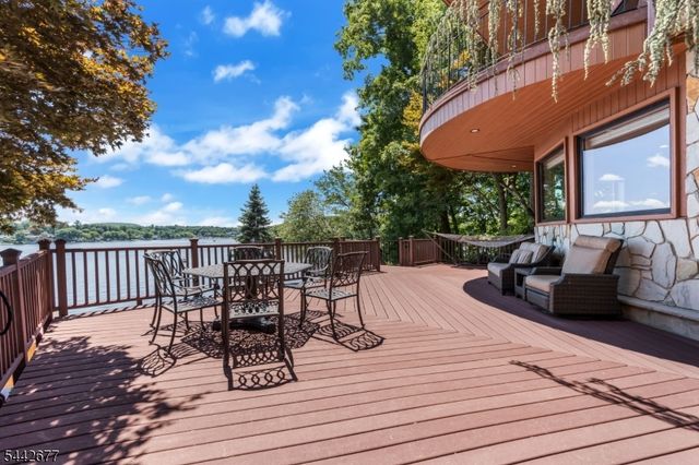 58 Mason St, Jefferson Twp., NJ 07849