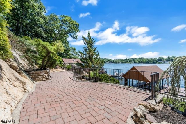 58 Mason St, Jefferson Twp., NJ 07849