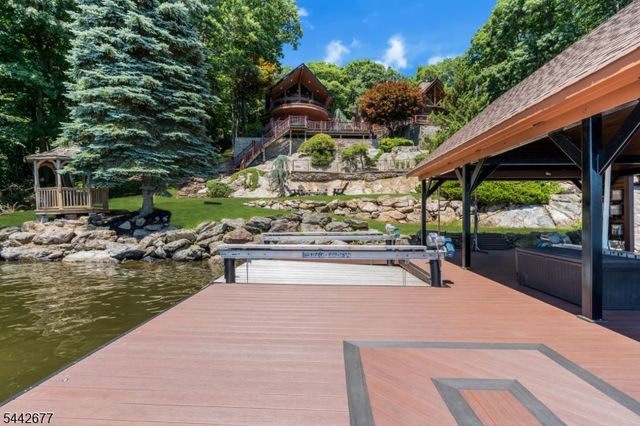 58 Mason St, Jefferson Twp., NJ 07849