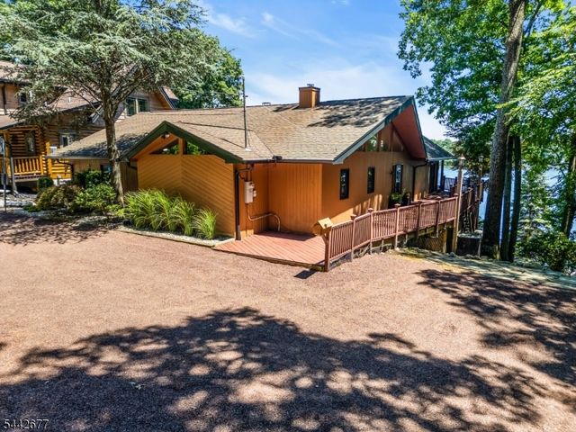 58 Mason St, Jefferson Twp., NJ 07849