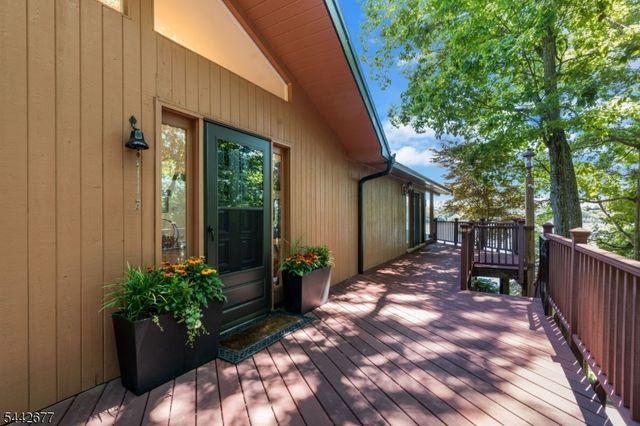 58 Mason St, Jefferson Twp., NJ 07849