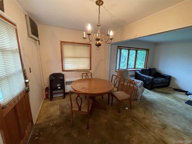 2043 Paddock Road, Seaford, NY 11783
