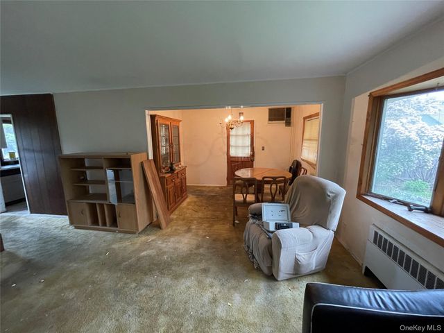 2043 Paddock Road, Seaford, NY 11783
