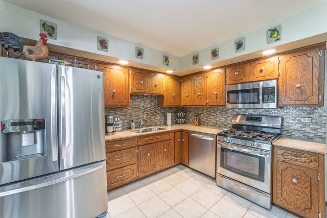8252 Ashley Lane, Tinley Park, IL 60477