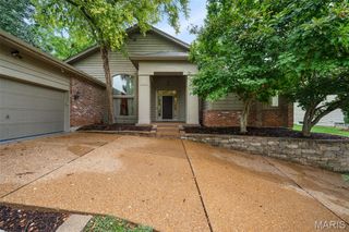 14360 Cedar Springs Drive, Town And Country, MO 63017