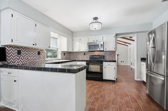 4019 OLD MILL COVE Trail E, Jacksonville, FL 32277