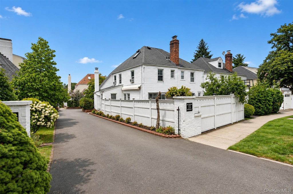 26 Van Nostrand Court, Little Neck, NY 11362 — exterior