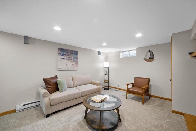 307 Hill STREET, Hartland, WI 53029