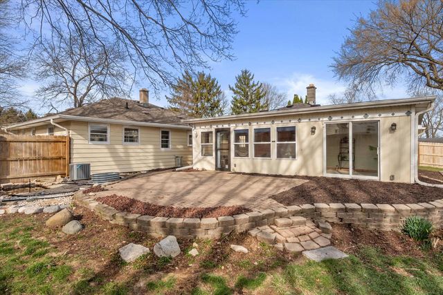 307 Hill STREET, Hartland, WI 53029