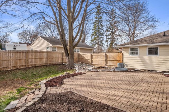 307 Hill STREET, Hartland, WI 53029