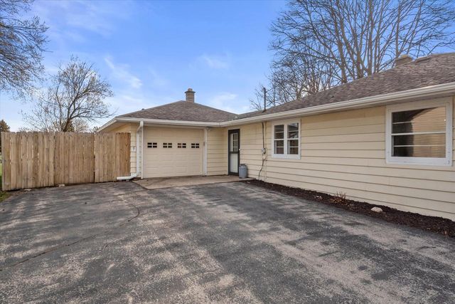 307 Hill STREET, Hartland, WI 53029