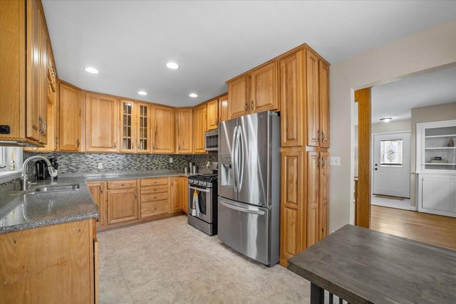 307 Hill STREET, Hartland, WI 53029