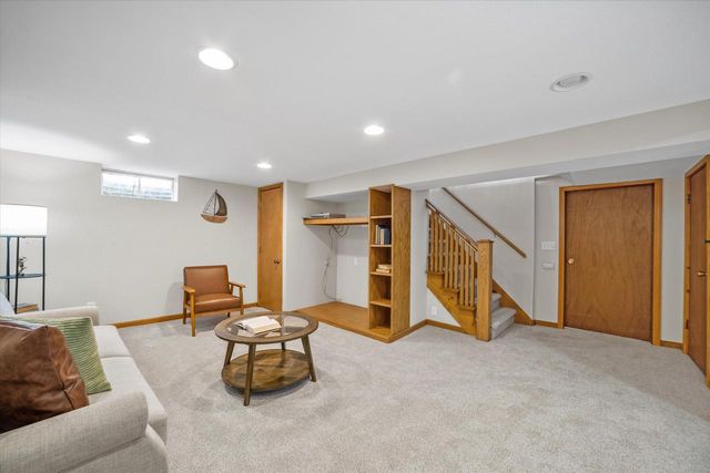 307 Hill STREET, Hartland, WI 53029