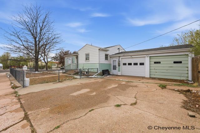 904 JOHNSON AVE, Cheyenne, WY 82001