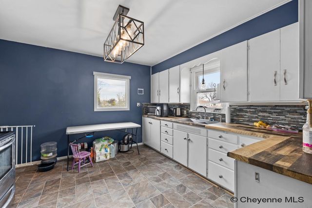 904 JOHNSON AVE, Cheyenne, WY 82001