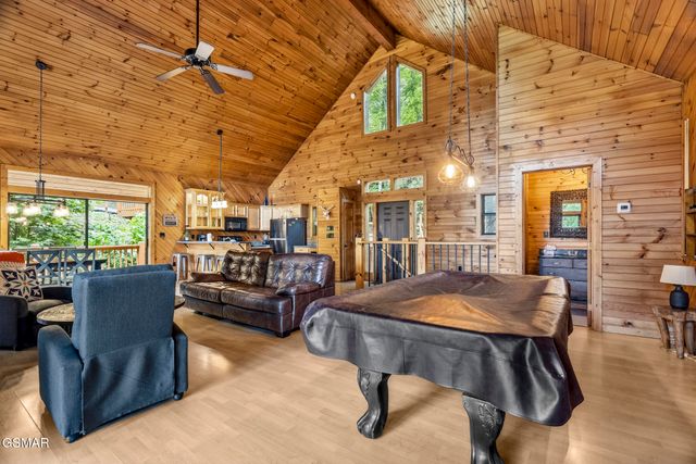 820 Pinnacle Vista Road, Gatlinburg, TN 37738