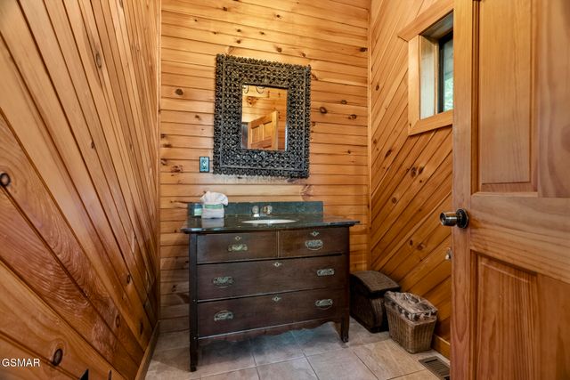 820 Pinnacle Vista Road, Gatlinburg, TN 37738