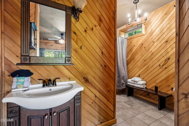 820 Pinnacle Vista Road, Gatlinburg, TN 37738