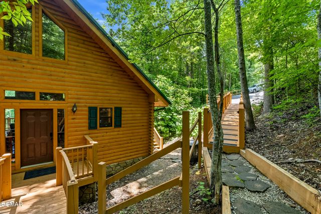 820 Pinnacle Vista Road, Gatlinburg, TN 37738