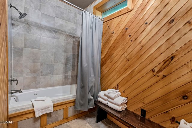 820 Pinnacle Vista Road, Gatlinburg, TN 37738