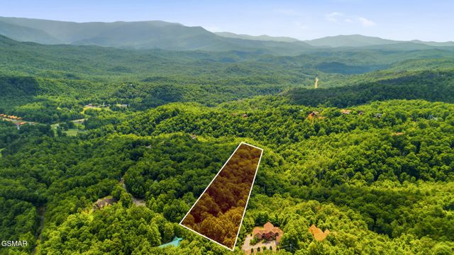 820 Pinnacle Vista Road, Gatlinburg, TN 37738