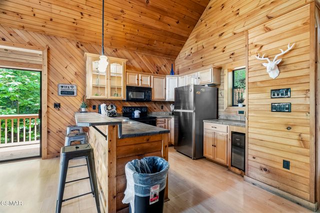 820 Pinnacle Vista Road, Gatlinburg, TN 37738