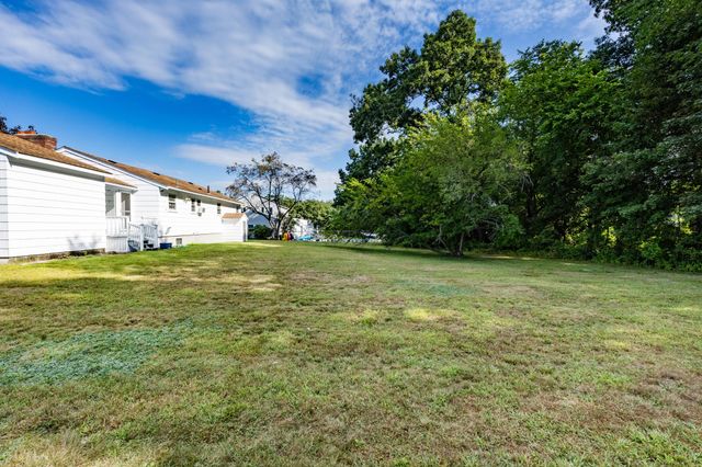 29 Stoney Brook Rd, Methuen, MA 01844