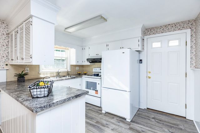 29 Stoney Brook Rd, Methuen, MA 01844
