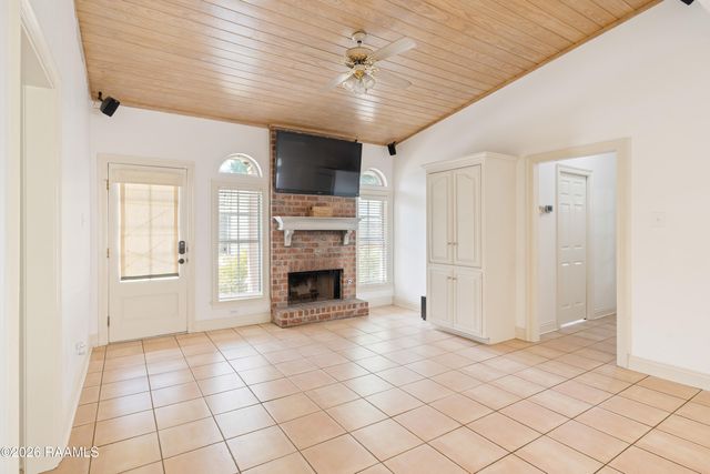 119 E Peck, Lafayette, LA 70508