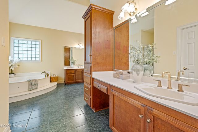 119 E Peck, Lafayette, LA 70508