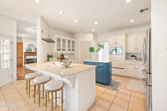 119 E Peck, Lafayette, LA 70508