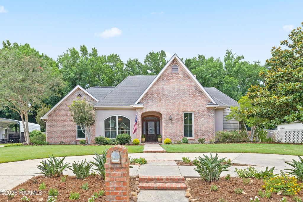 119 E Peck, Lafayette, LA 70508
