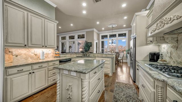 115 Autumn Springs Court, Weatherford, TX 76087