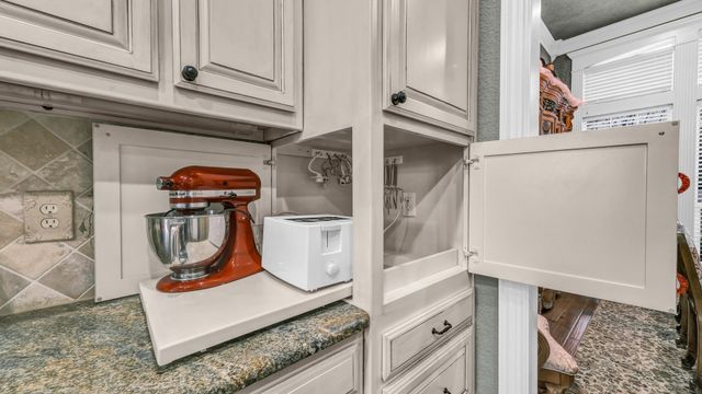 115 Autumn Springs Court, Weatherford, TX 76087