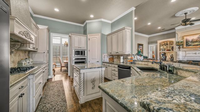 115 Autumn Springs Court, Weatherford, TX 76087