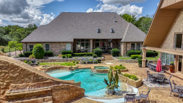 115 Autumn Springs Court, Weatherford, TX 76087