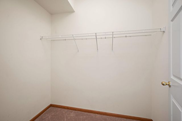 12727 College View Drive 203, Eden Prairie, MN 55347