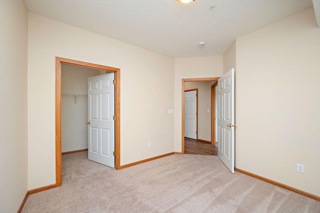 12727 College View Drive 203, Eden Prairie, MN 55347