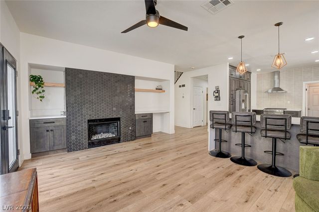 1854 Desert Forest Way, Henderson, NV 89012