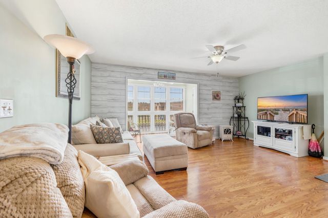 2257 Huntingdon Dr Apt G, Surfside Beach, SC 29575