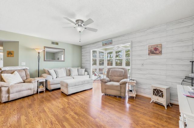 2257 Huntingdon Dr Apt G, Surfside Beach, SC 29575