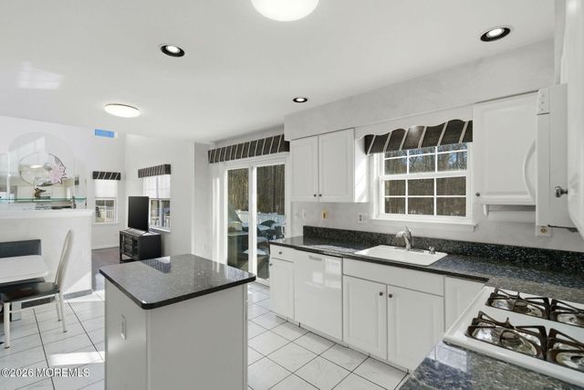 42 Diamond Lane, Howell, NJ 07731