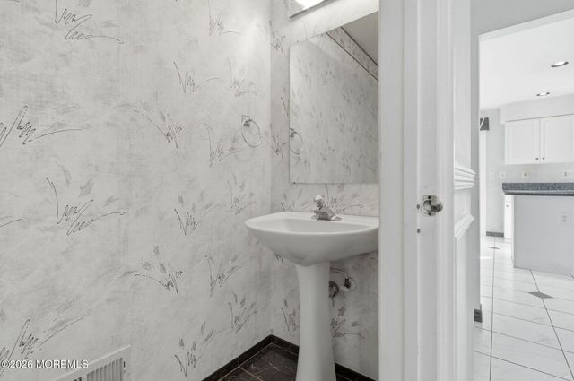 42 Diamond Lane, Howell, NJ 07731